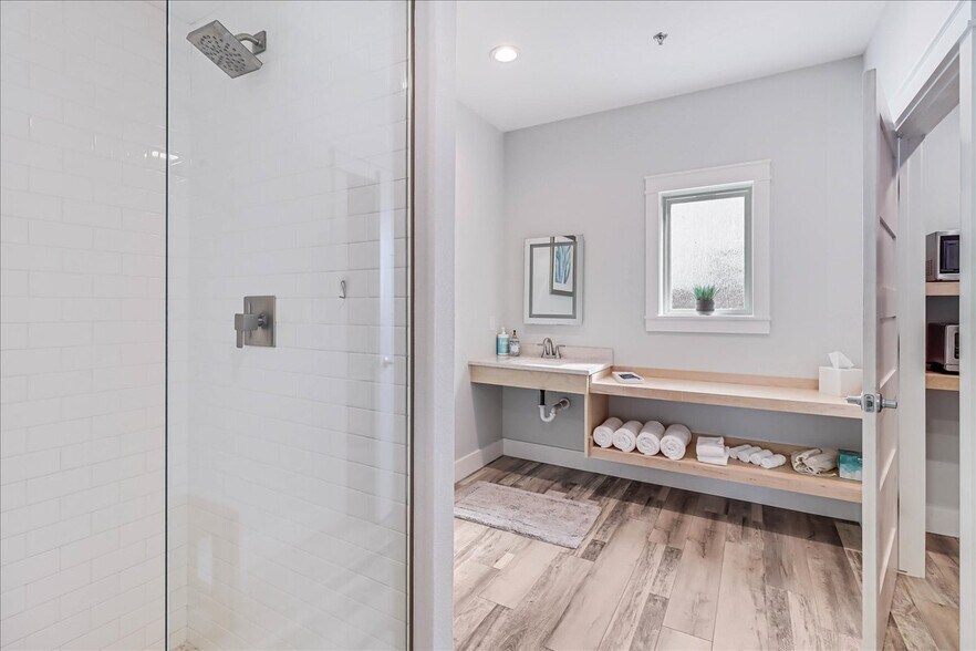 More Photos Of 121 Cut Off Rd, Port Aransas Office Residential For Sale