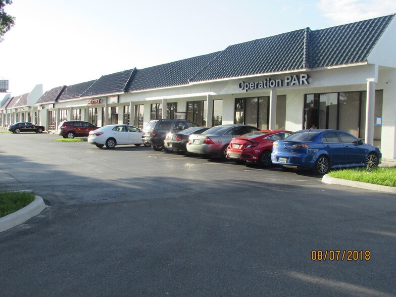 More Photos Of 17230-17250 S Tamiami Trl, Fort Myers Unknown For Lease