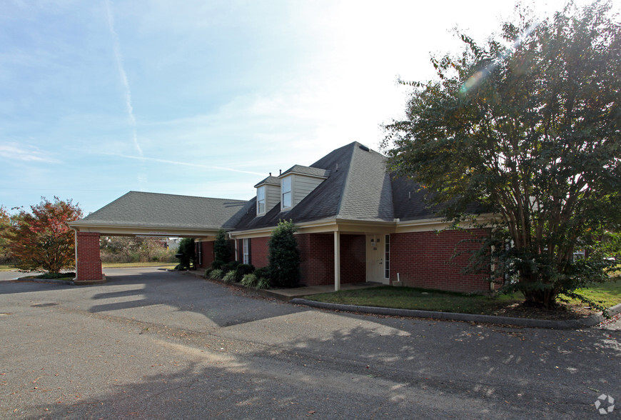 Primary Photo Of 6616 Kirby Center Cv, Memphis Office For Sale