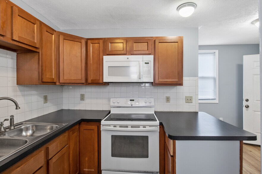 More Photos Of 1002 Butternut St, Syracuse Apartments For Sale