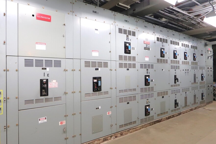 More Photos Of 2869 N 3501st Rd, Seneca Manufacturing For Sale