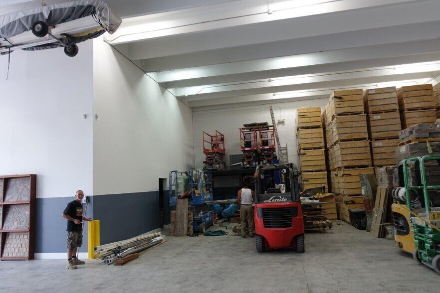 More Photos Of 6130 NE 4th Ct, Miami Warehouse For Sale