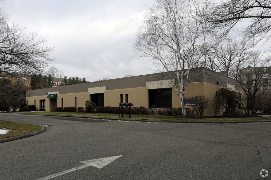More Photos Of 917 Bridgeport Ave, Shelton Medical For Lease