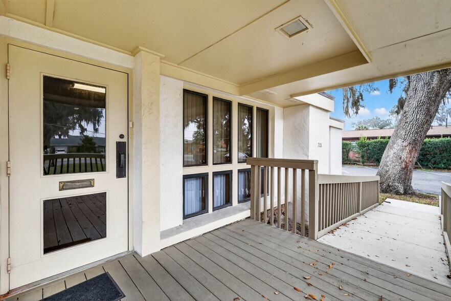 More Photos Of 708 Lee St, Leesburg Office For Lease