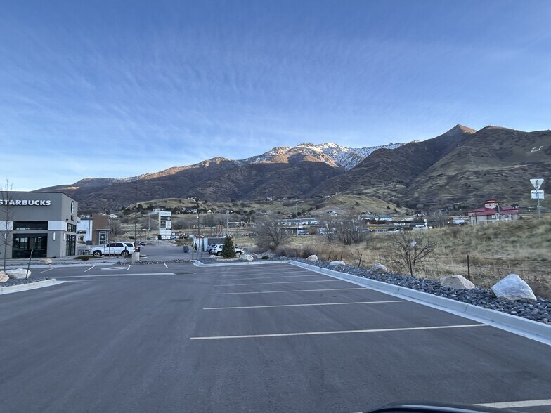 More Photos Of 6696 S 2500 East, Uintah Restaurant For Lease