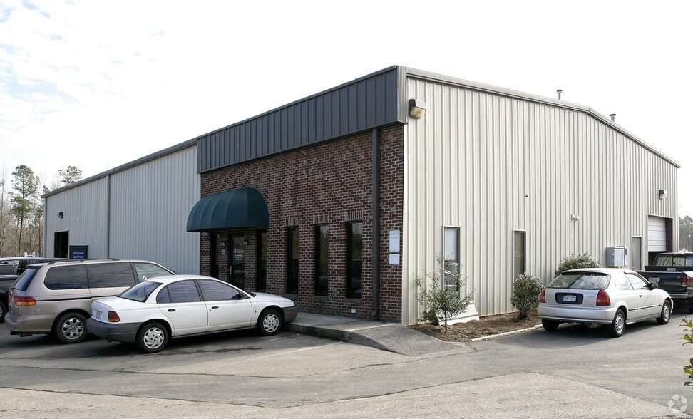 More Photos Of 125 Quantum St, Holly Springs Warehouse For Sale