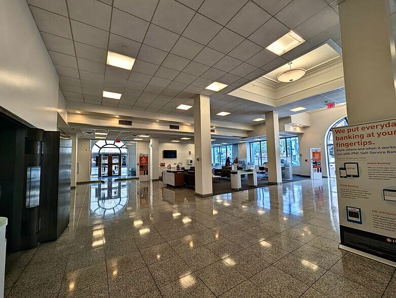 More Photos Of 416 N Stanton St, El Paso Office For Lease