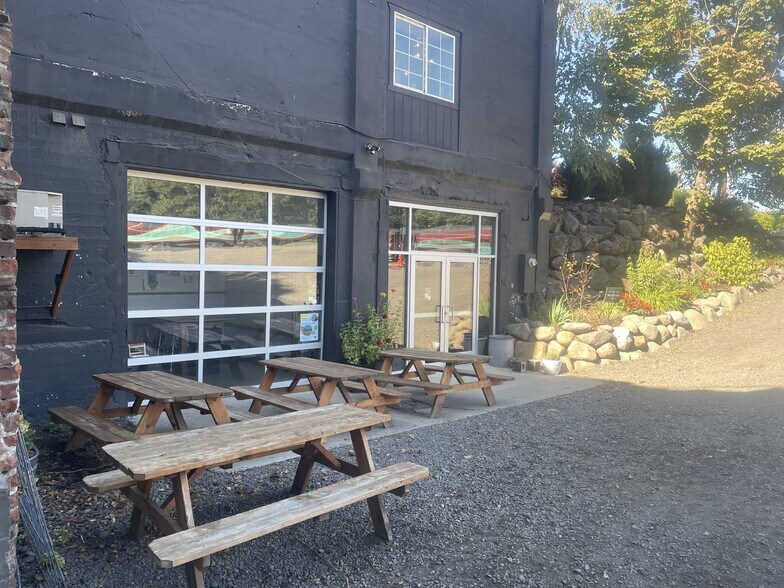 More Photos Of 13 Railroad St, Hood River Winery Vineyard For Lease
