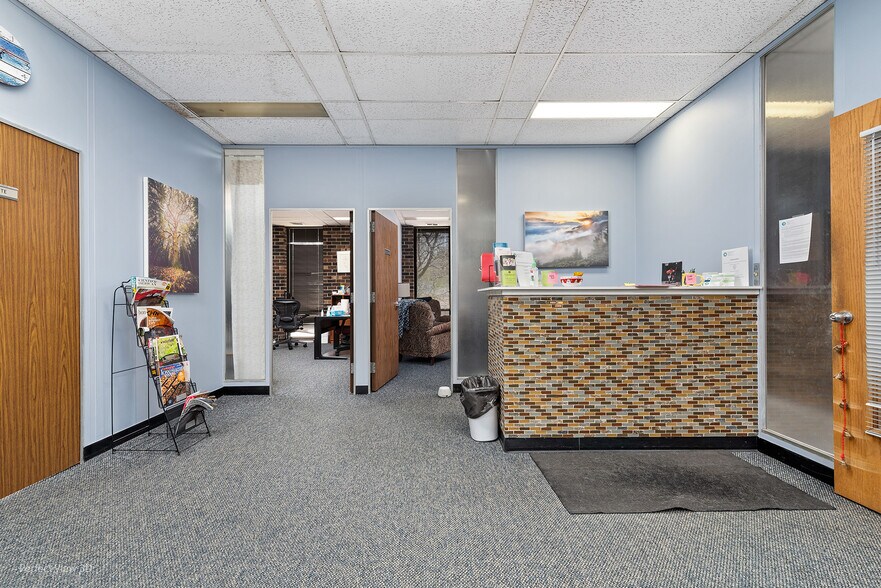 More Photos Of 7250 W College Dr, Palos Heights Office For Lease