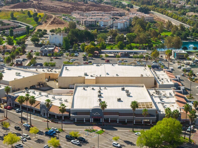 More Photos Of 27520 Ynez Rd, Temecula General Retail For Sale