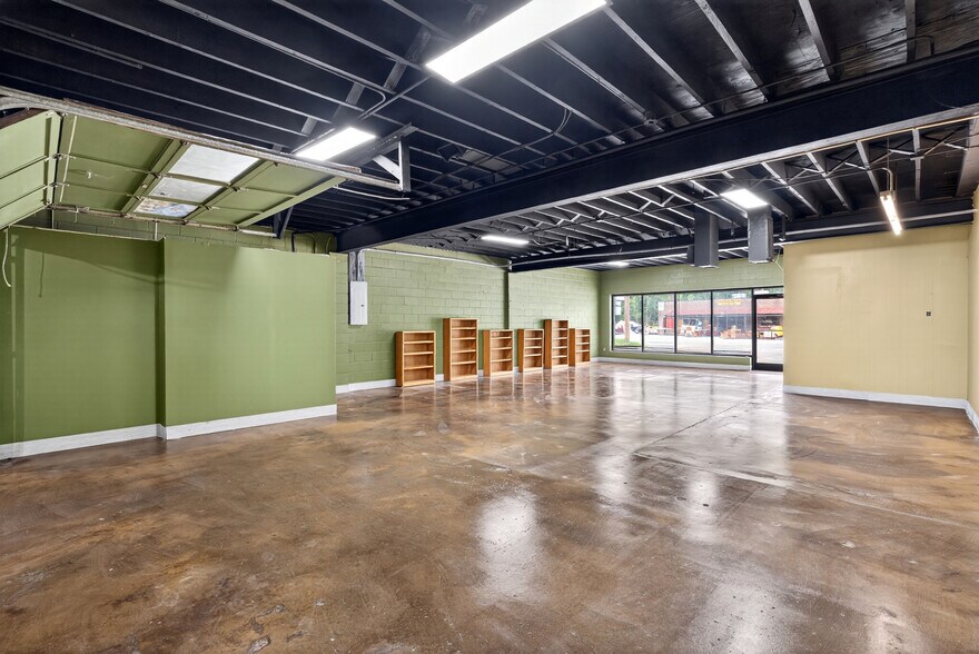 More Photos Of 1141 S Trade St, Tryon General Retail For Lease