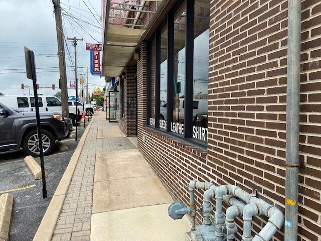 More Photos Of 2581 W Chester, Broomall Storefront For Lease