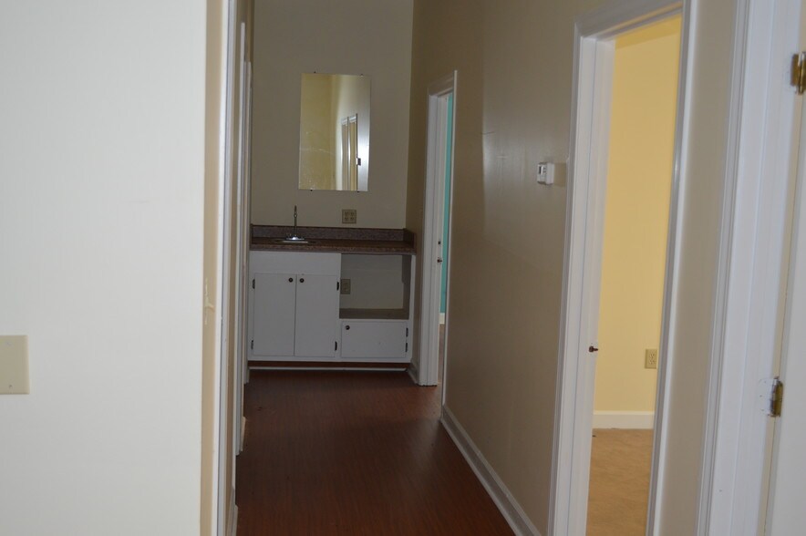 More Photos Of 11 Northtown Dr, Jackson Office For Lease