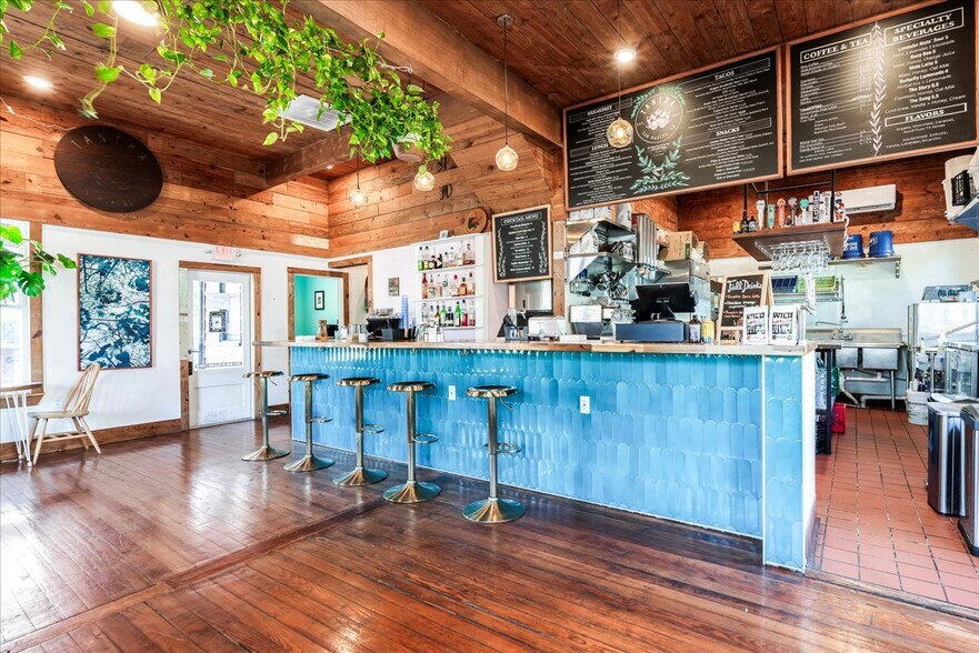 More Photos Of 217 W Hopkins St, San Marcos Restaurant For Sale