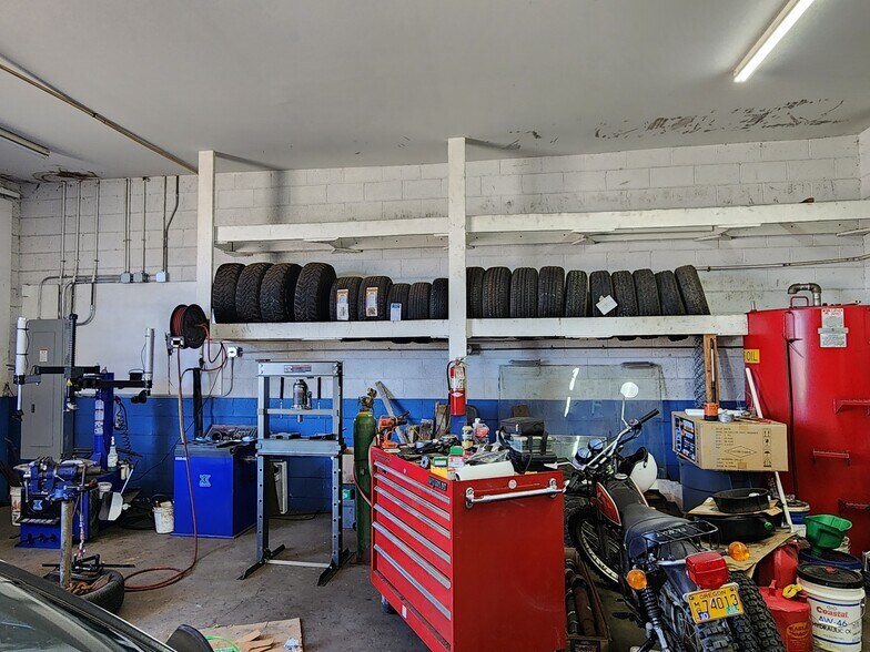 More Photos Of 1738 Oregon St, Port Orford Contractor Storage Yard For Sale