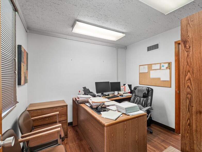 More Photos Of 584 Brown Ave, Turtle Creek Office For Sale