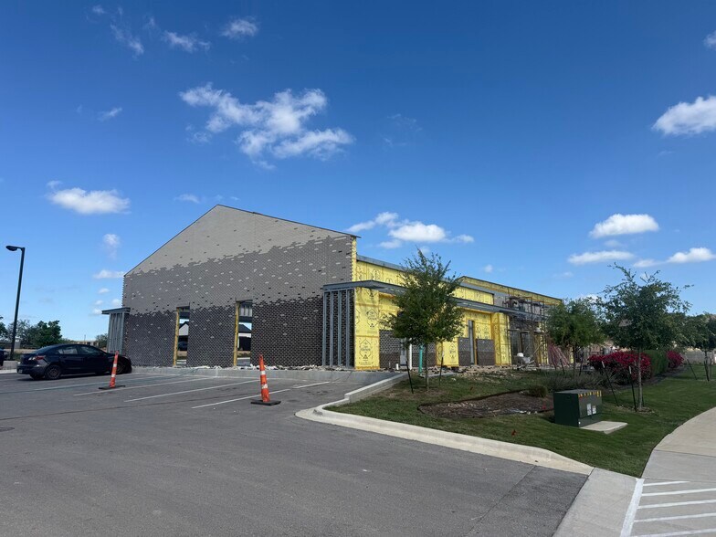 More Photos Of 171 Carpenter Hill Dr, Buda Medical For Lease