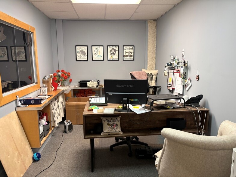 More Photos Of 410 E Walnut St, Perkasie Manufacturing For Lease