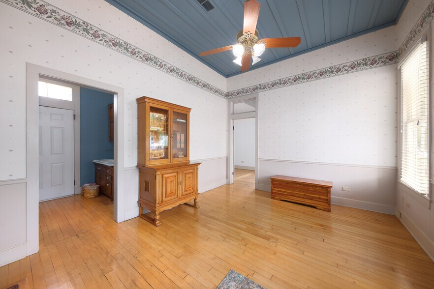 More Photos Of 1304 Guadalupe St, Austin Office For Lease