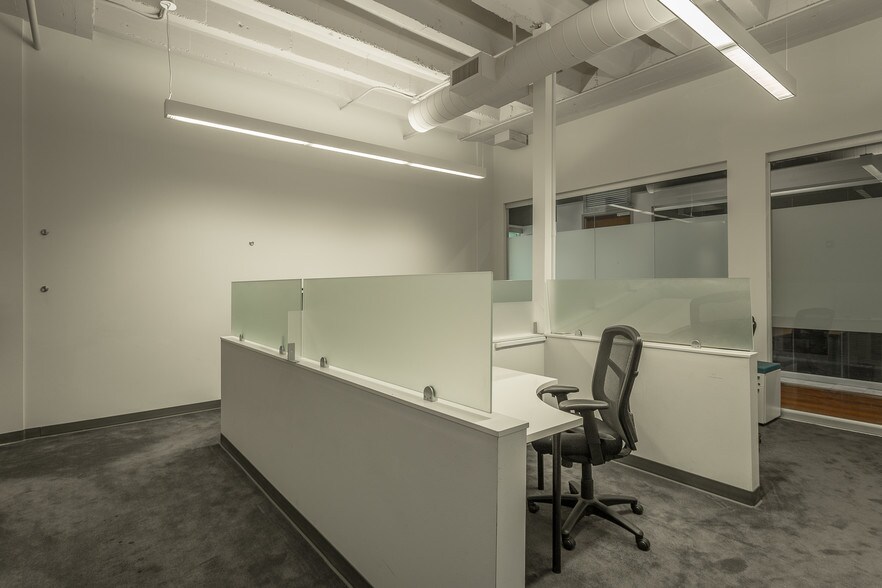 More Photos Of 1301 Riverfront Pkwy, Chattanooga Office For Lease