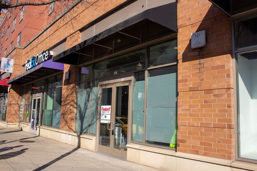 More Photos Of 138 Calhoun St, Cincinnati Dormitory For Lease