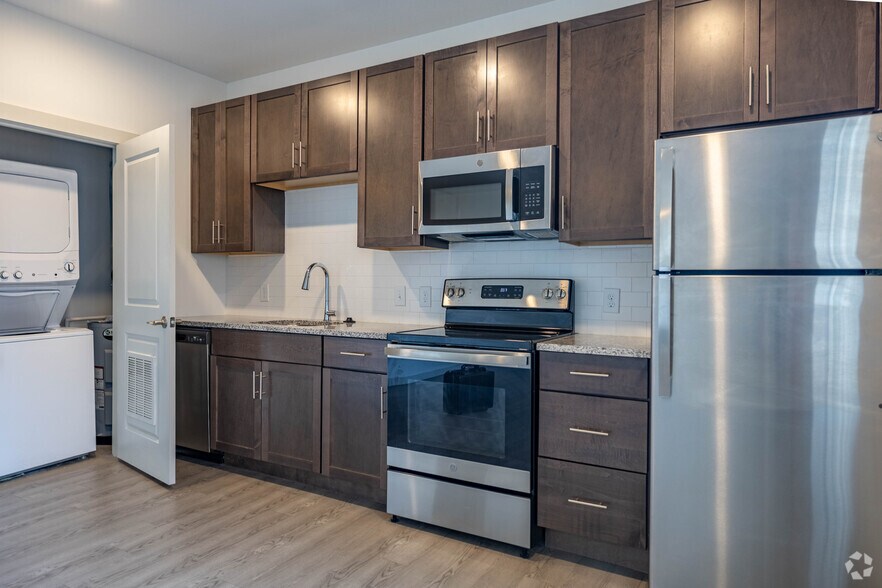 More Photos Of 5829 Madison Rd, Cincinnati Apartments For Lease