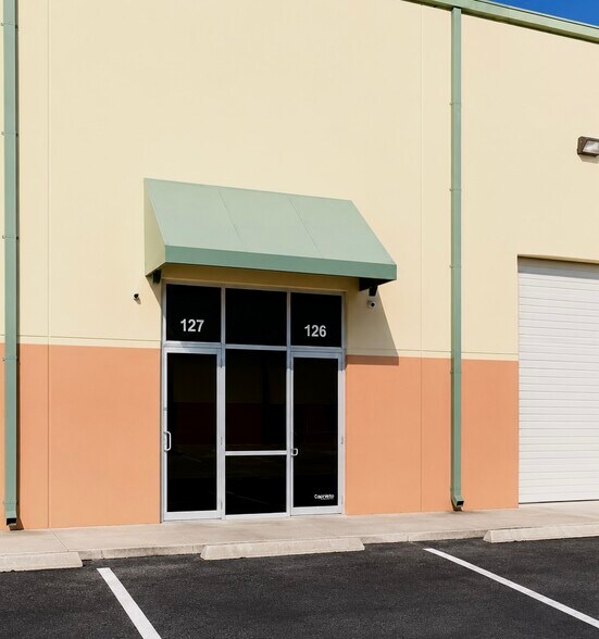 More Photos Of 4188 Westroads Dr, Riviera Beach Warehouse For Lease