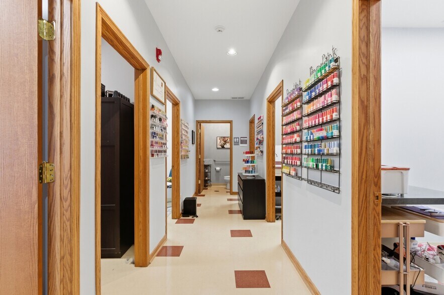 More Photos Of 1640 Willow Circle Dr, Crest Hill Medical For Sale