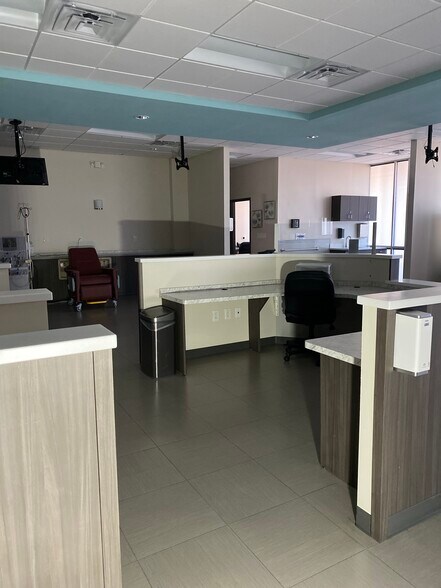 More Photos Of 4300-4302 Fairmont Pky, Pasadena Unknown For Lease