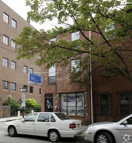 More Photos Of 617 S 18th St, Philadelphia Storefront Retail Residential For Lease