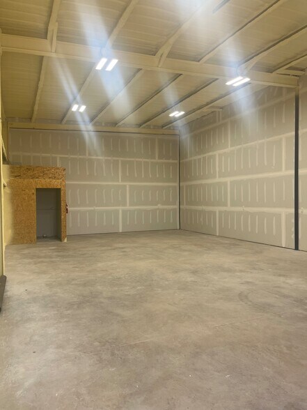 More Photos Of 4295-4313 Burl Harris, Abilene Flex For Sale