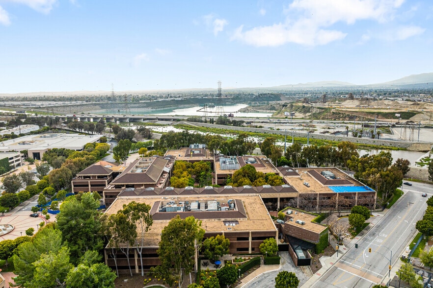 More Photos Of 4900 Rivergrade Rd, Irwindale Office For Lease