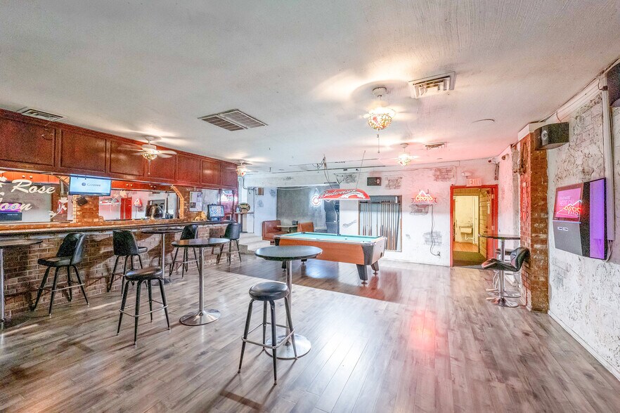 More Photos Of 803-815 SE Stephens St, Roseburg Multifamily For Sale