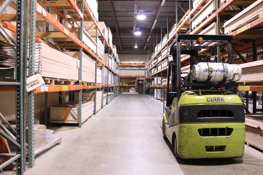 More Photos Of 3320 Terminal Dr, Eagan Distribution For Sale