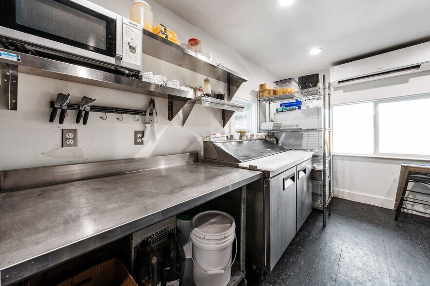 More Photos Of 312 N Central Ave, Cameron Restaurant For Sale