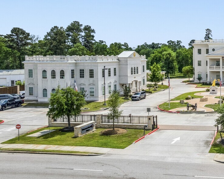 More Photos Of 815 W Davis St, Conroe Office For Sale