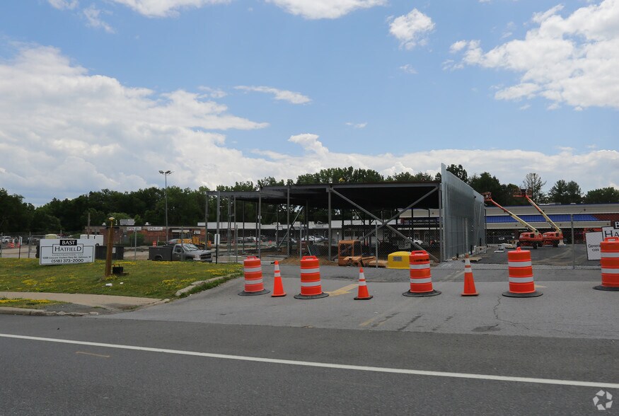 More Photos Of 1022-1028 Route 146, Clifton Park Convenience Store For Lease