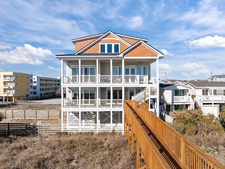 More Photos Of 312 Carolina Beach Ave N, Carolina Beach Office For Sale