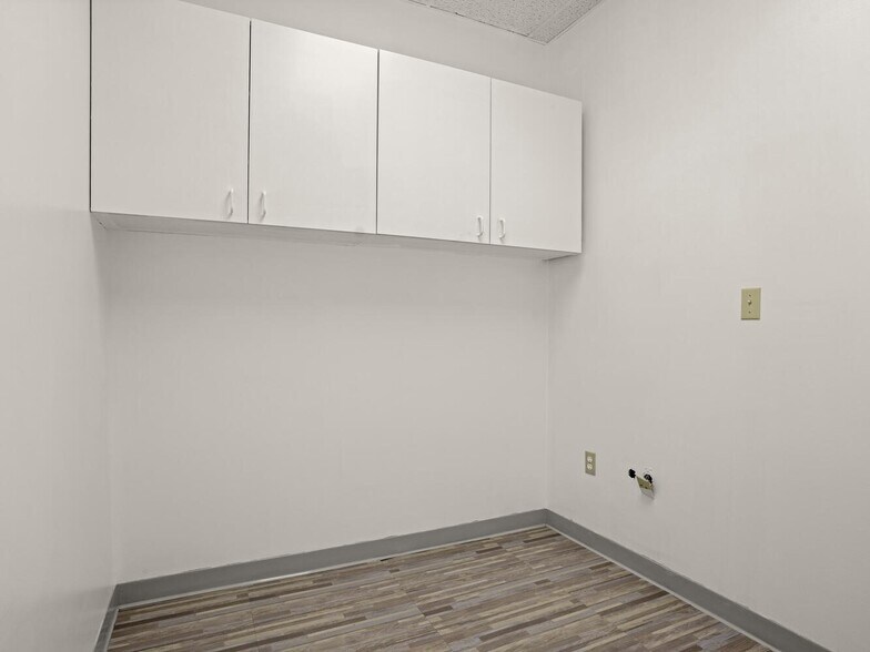 More Photos Of 3180 Main St, Bridgeport Medical For Sale