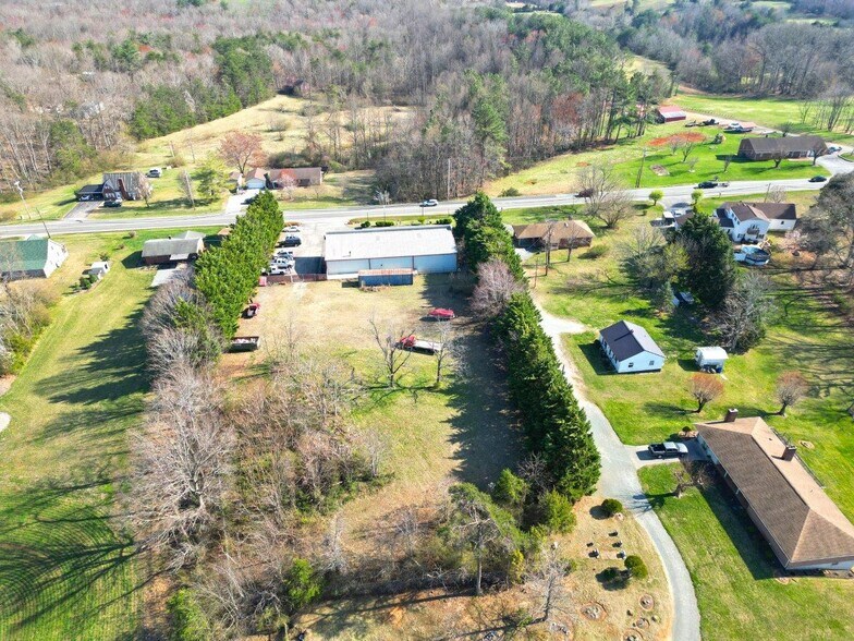 More Photos Of 2841 Old Franklin Tpke, Rocky Mount Auto Repair For Sale