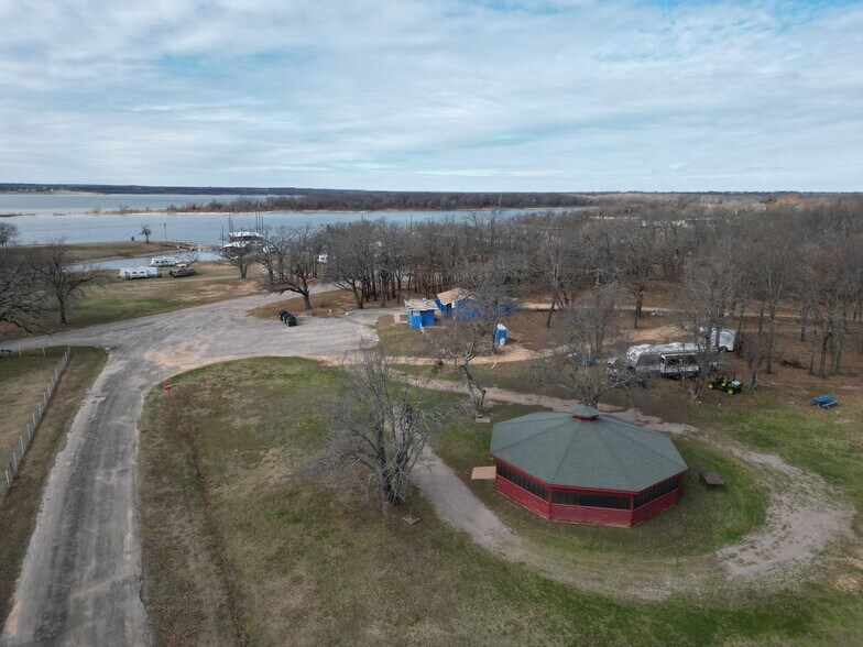 More Photos Of 13947 Reel Ln, Madill Marina For Sale