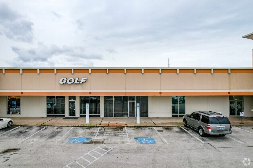 More Photos Of 151-395 W Main St, League City Unknown For Lease