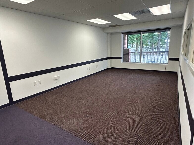 More Photos Of 308 W Rosemary St, Chapel Hill Office For Sale