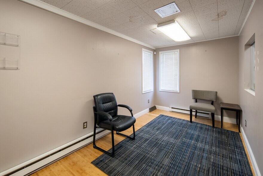 More Photos Of 1221 Altamont Ave, Schenectady Office For Sale