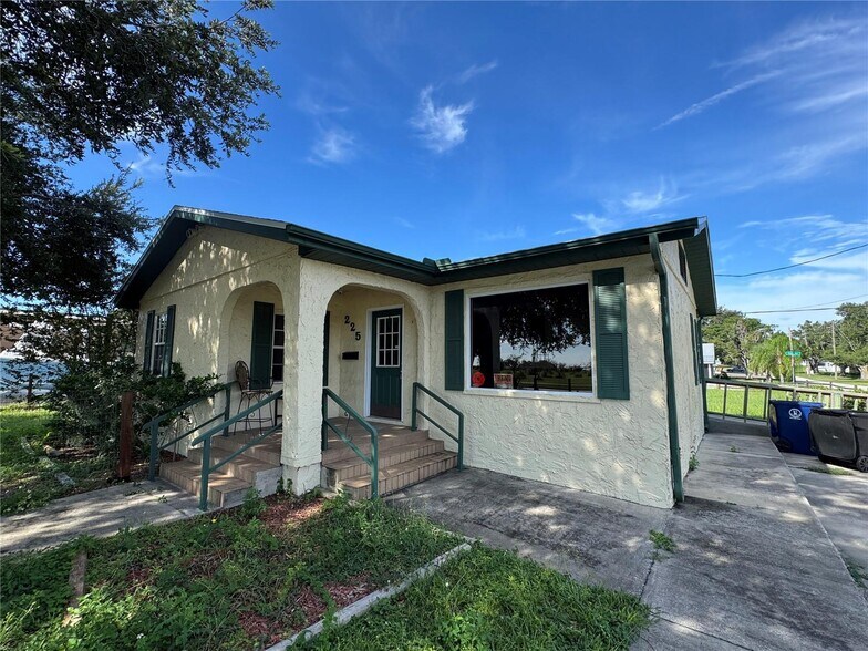 More Photos Of 225 N Scenic Hwy, Frostproof Office For Sale