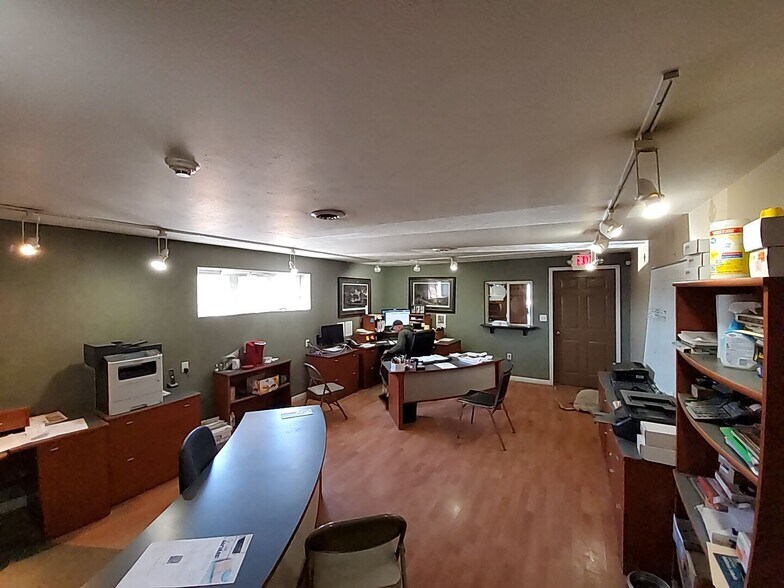 More Photos Of 5750 N Ridge Rd, Madison Light Manufacturing For Sale