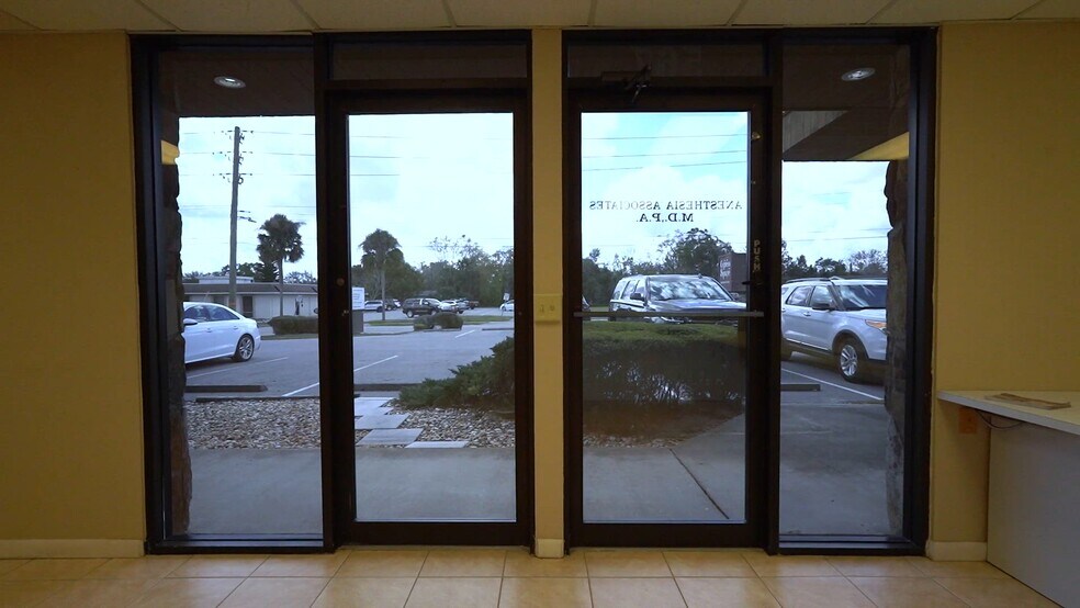 Primary Photo Of 567 Avenue K SE, Winter Haven Office For Sale