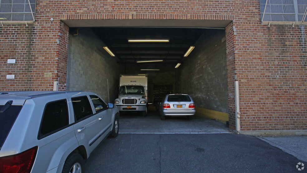 More Photos Of 714 Montauk Ave, Brooklyn Manufacturing For Lease