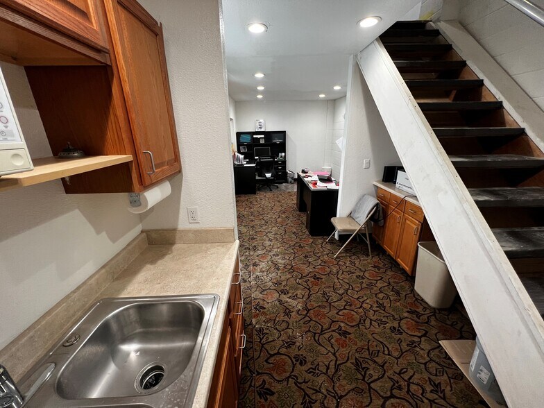 More Photos Of 2121 James Ave, South Lake Tahoe Warehouse For Lease