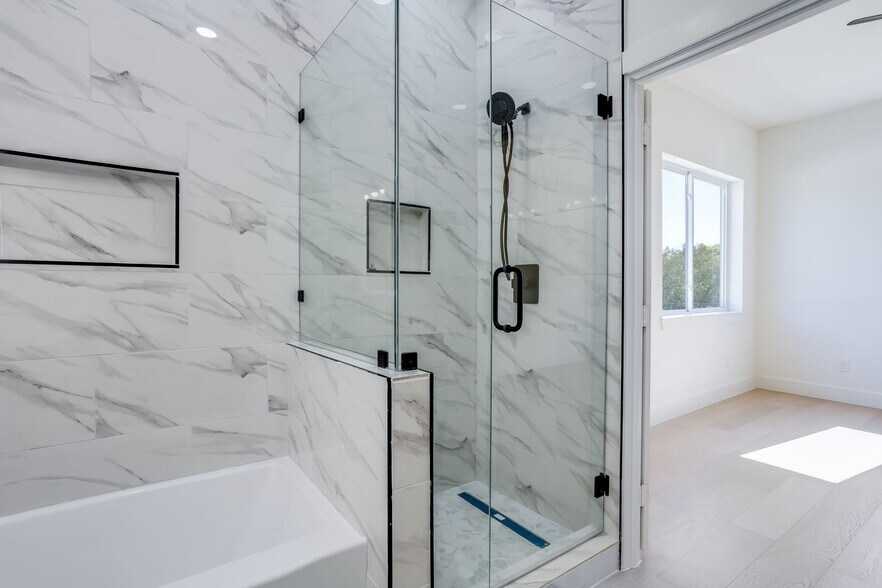 More Photos Of 6001 Lewis St, Dallas Apartments For Sale